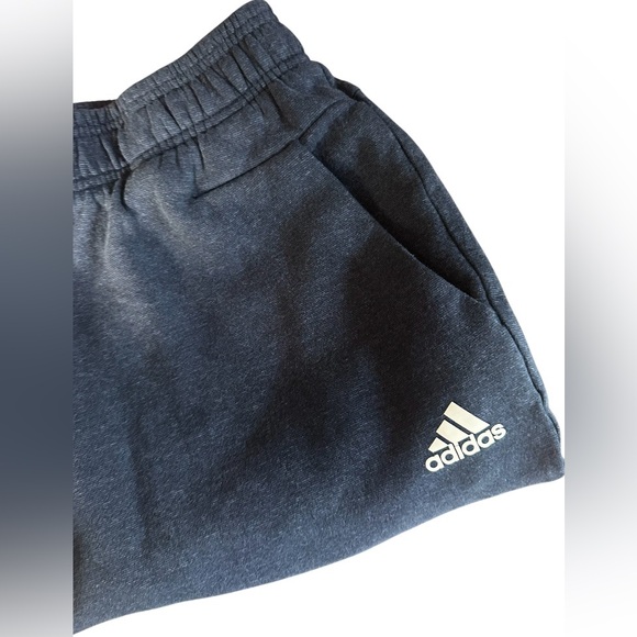 ADIDAS Mens Shorts Blue/Grey Cotton Blend. Elastic Waist. Size Medium 9” Inseam - Picture 4 of 8